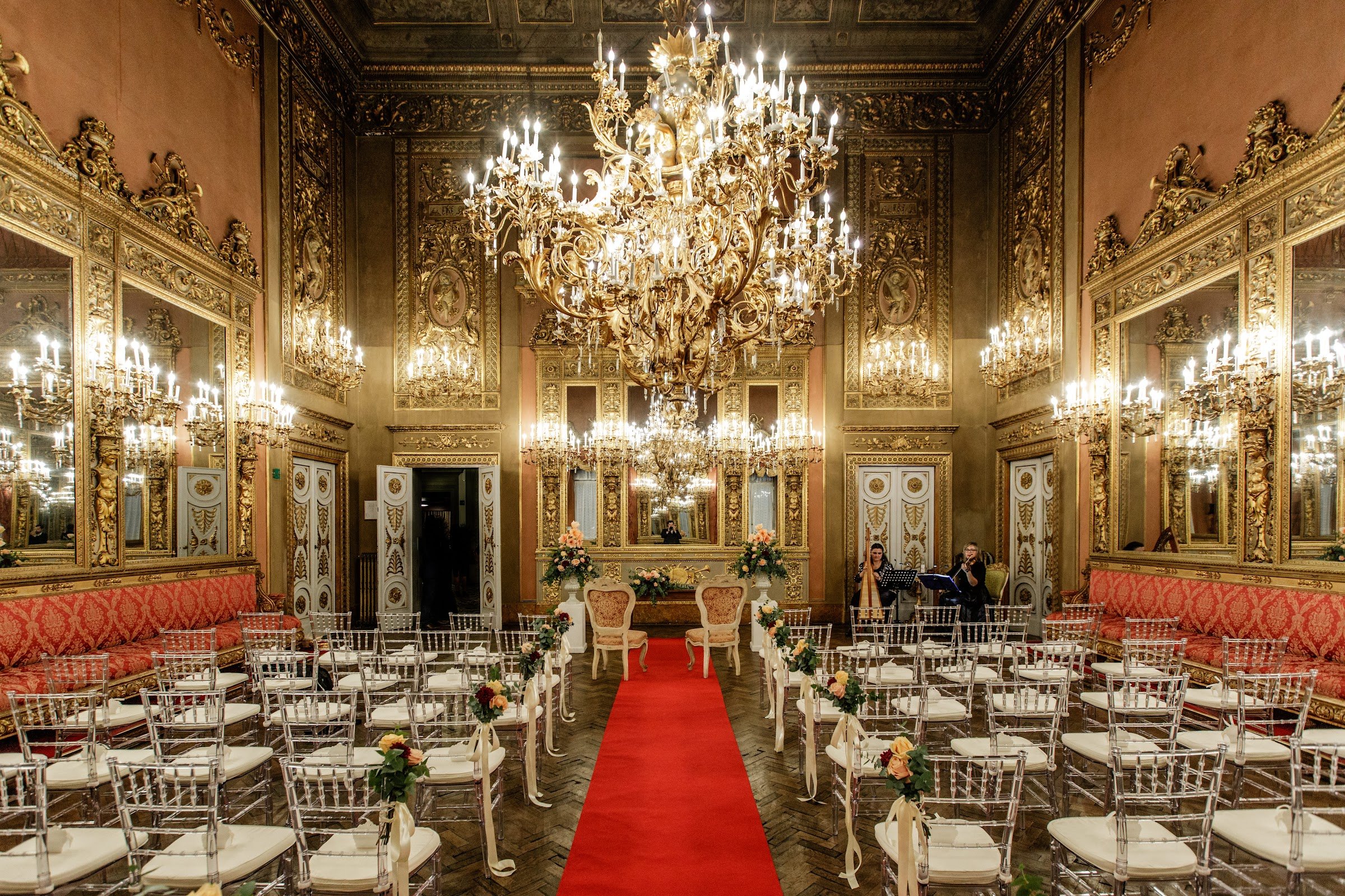 Allestimento per cerimonia simbolica nella Sala degli Specchi di Palazzo Borghese, Firenze