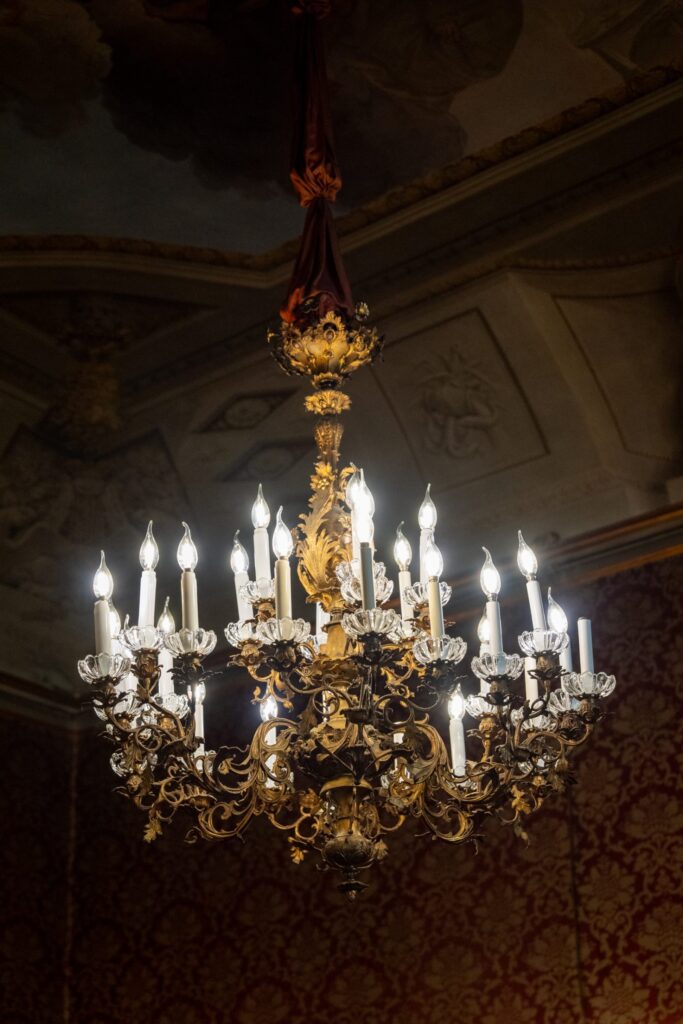 Lampadario del Salotto Rosso, Palazzo Borghese, Firenze