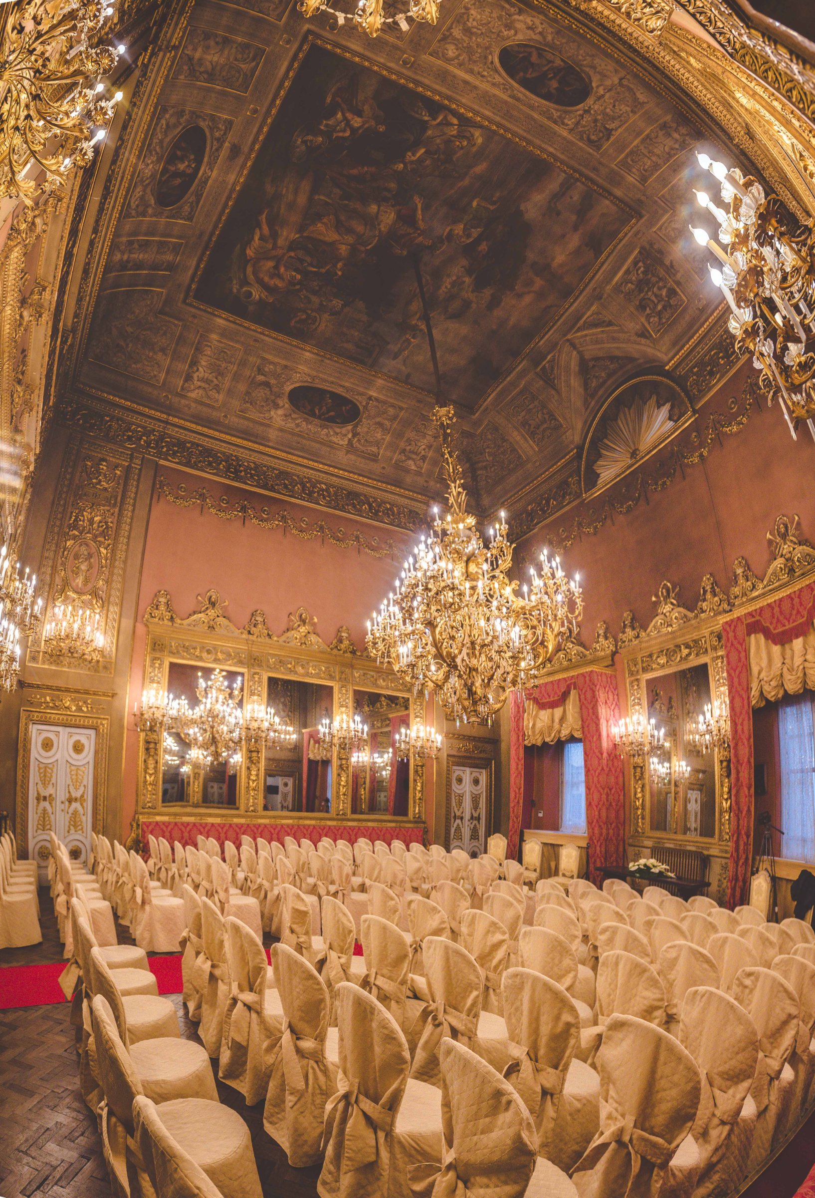 La Sala degli Specchi allestita a platea per un convegno, Palazzo Borghese, Firenze